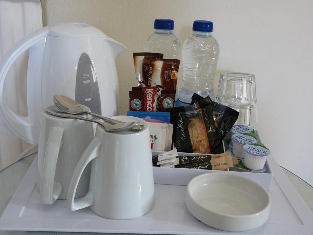 Cornerways Guest House Лландидно Екстер'єр фото