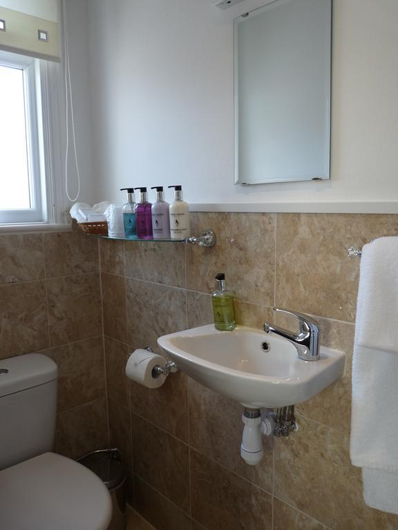 Cornerways Guest House Лландидно Екстер'єр фото