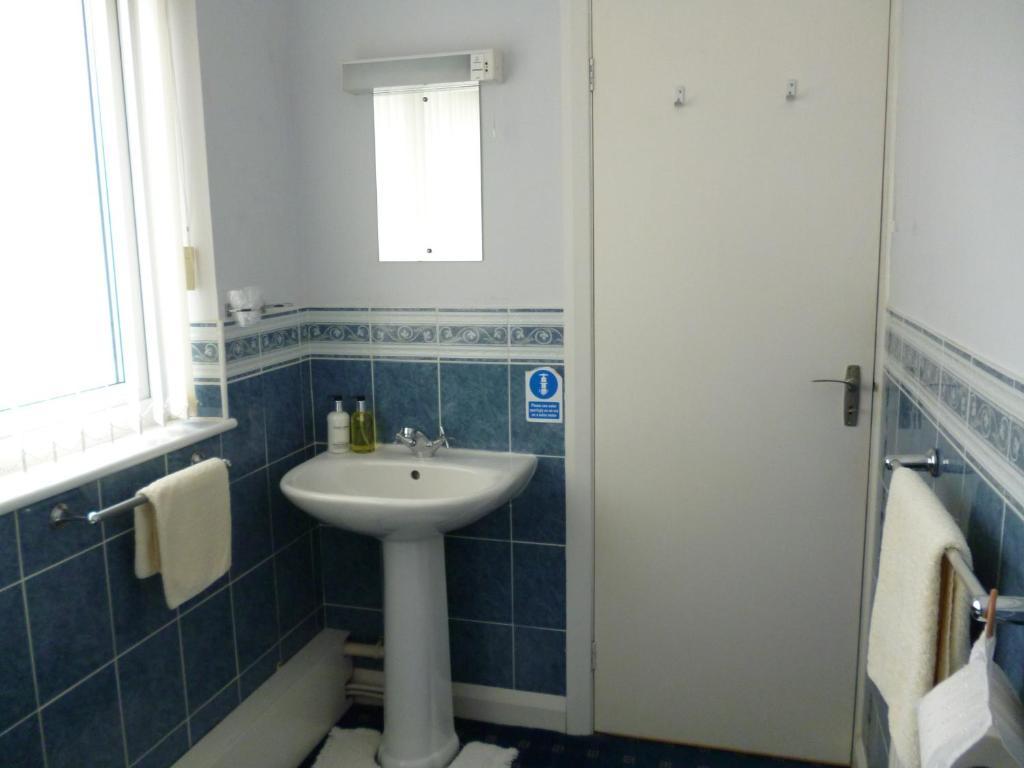 Cornerways Guest House Лландидно Номер фото